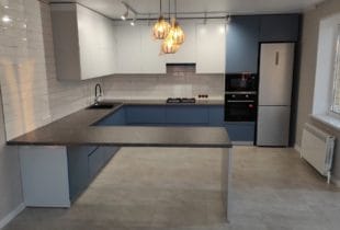Кухня с барной стойкой Пандора 2,4х3,2х3,6 м